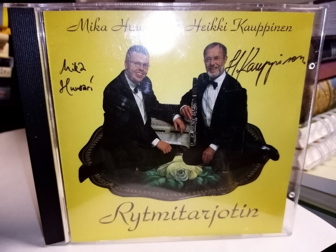 CD HUUSARI & KAUPPINEN : RYTMITARJOTIN (SIGNED)