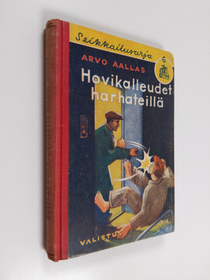Arvo Aallas : Hovikalleudet harhateillä