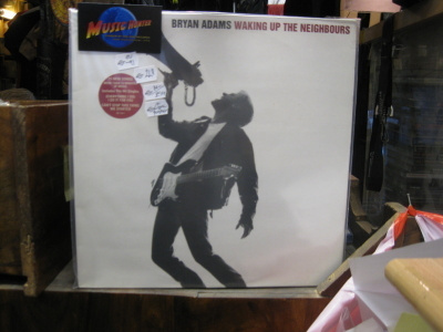BRYAN ADAMS - WAKING UP THE NEIGHBOURS  2LP M-/EX+ (+)