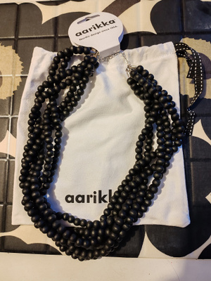 Aarikka Elisabeth-kaulakoru, musta