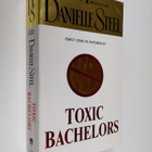 Danielle Steel : Toxic bachelors - pikkukuva 1