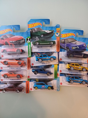 Hot wheels 11 kpl uutta 2022