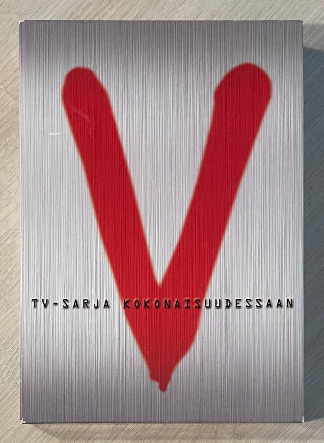 V (Visitors) koko 1980-luvun TV-sarja (5DVD)