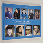 Kaija Santaholma : Vaivaisukot : tummatukka ja kirkonäijät - pikkukuva 1