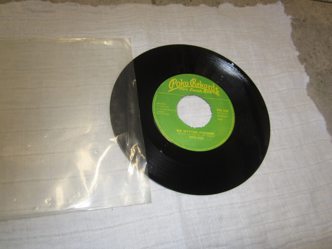 Ypö-Viis – Me Myytiin Itsemme ; PIS 035 v 1979