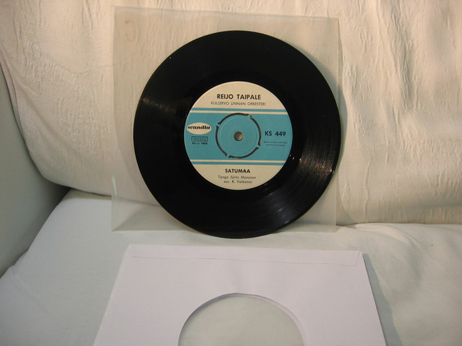 Reijo Taipale: Satumaa/ Tuntematon armas 7"