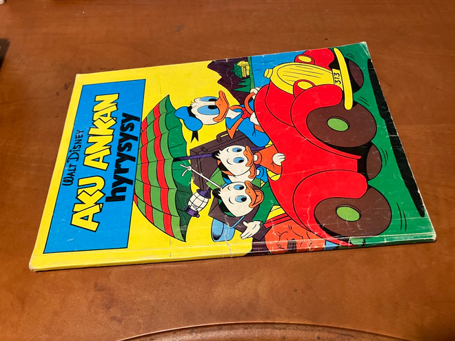 DISNEY AKU ANKAN HYRYSYSY 1977