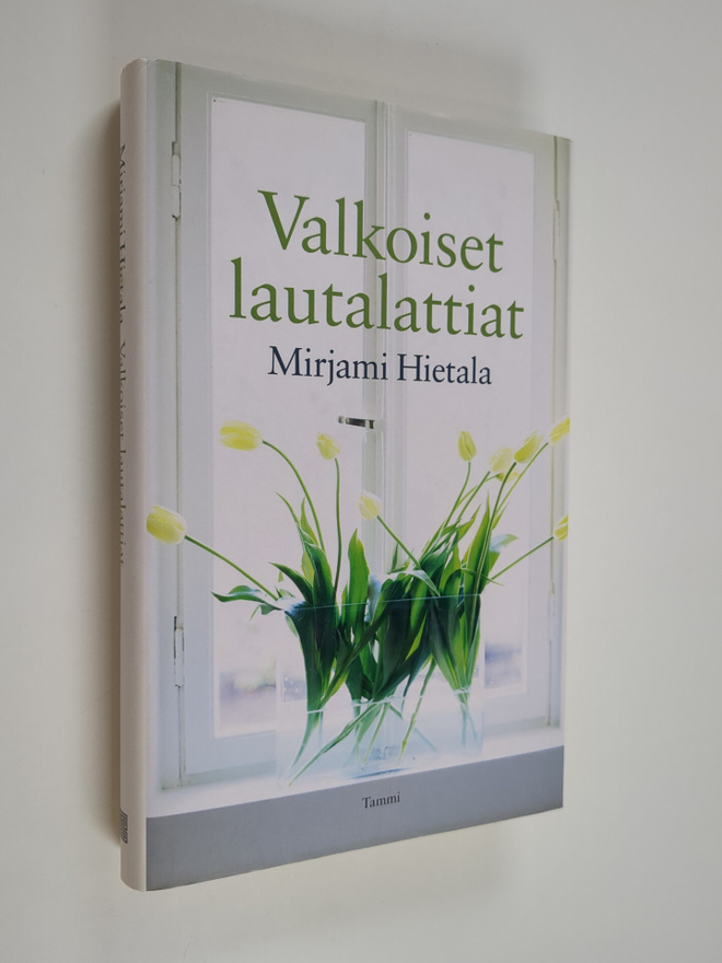 Mirjami Hietala : Valkoiset lautalattiat