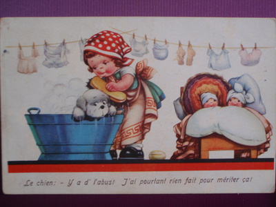 Tyttö pesee koiraa saavissa VANHA -44