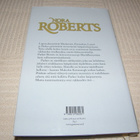 Nora Roberts Jotain sinistä -sid - pikkukuva 2
