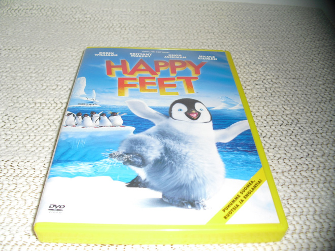 HAPPY FEET (FI+SWE -PUHE)***
