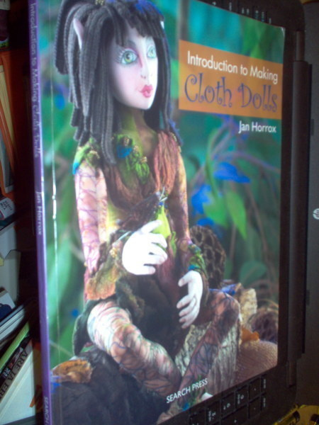 Horrox : Introduction to Making Cloth Dolls ( SIS POSTIKULU
