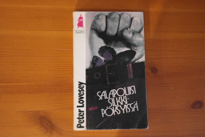 Peter Lovesey:Salapoliisi silkkipöksyissä.Sapo 221