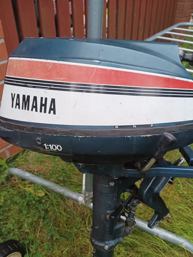 Yamaha 5hp 2t perämoottori 10l tankilla