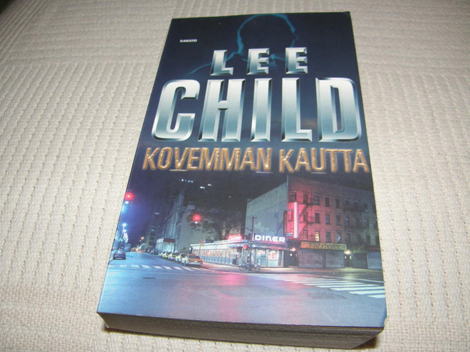 Lee Child Kovemman kautta  -pok