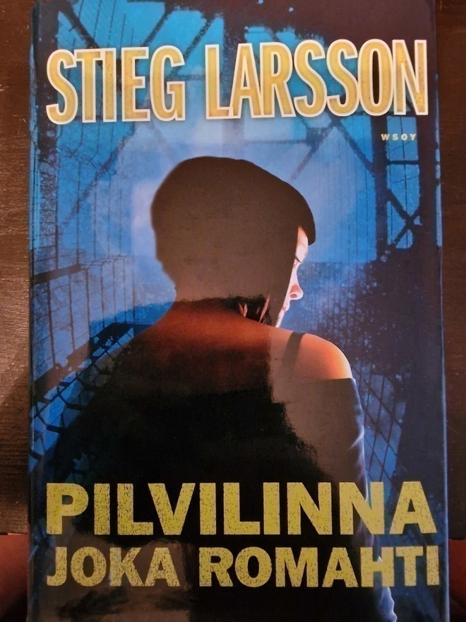 Stieg Larsson: Pilvilinna Joka Romahti,  1.p