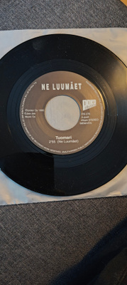 Ne luumäet 7" tuomari