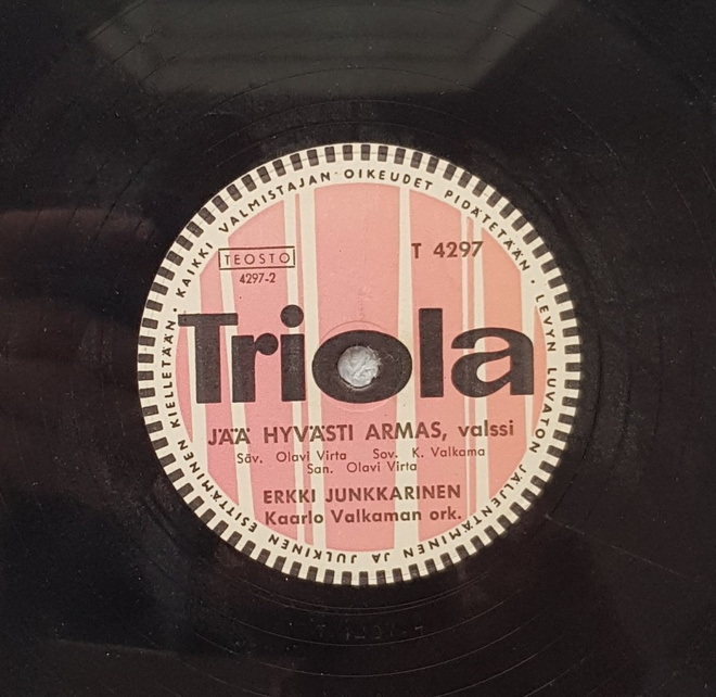 Savikiekko 1957 - Erkki Junkkarinen - Triola T 4297