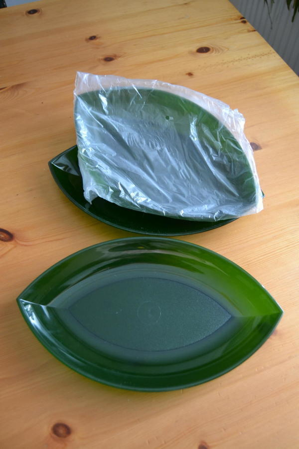 Tupperware Lotus lautasia 3kpl ja lotusvati