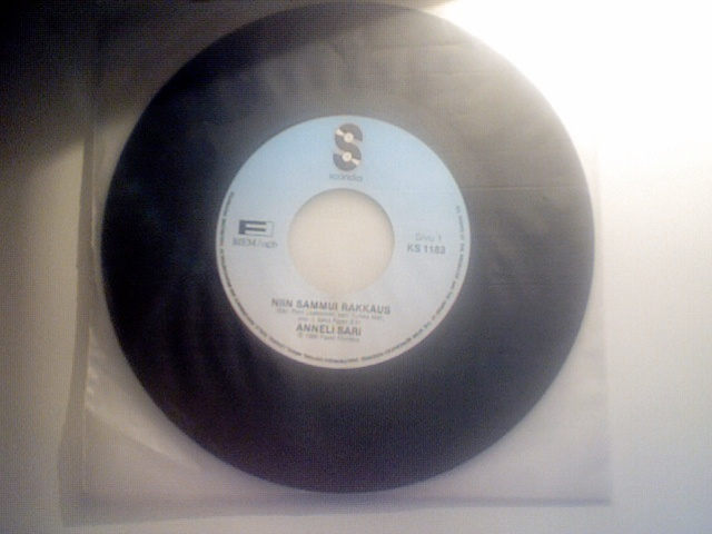ANNELI SARI :: NIIN SAMMUI RAKKAUS :: VINYYLI  7"    1990
