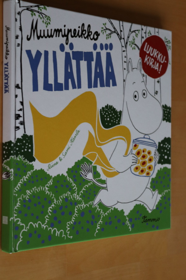 Riina & Sami Kaarla : Muumipeikko yllättää ( 1.p. 2016 )