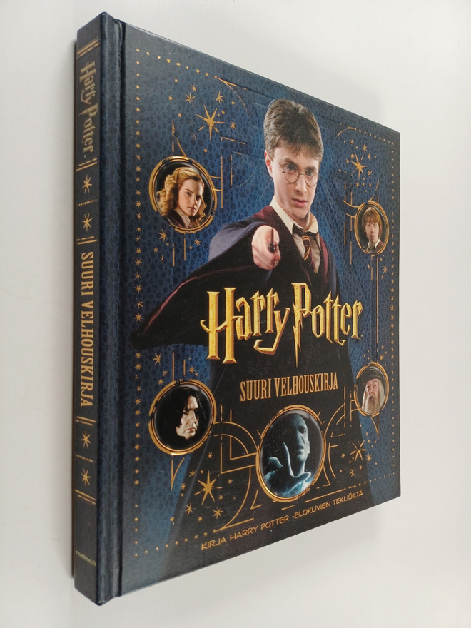 Brian Sibley : Harry Potter : suuri velhouskirja
