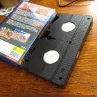 vanha vhs kasetti karhuveljeni koda - pikkukuva 3