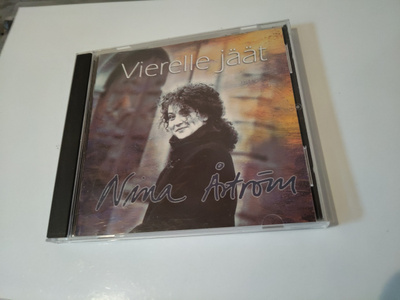 NINA ÅSTRÖM: VIERELLE JÄÄT