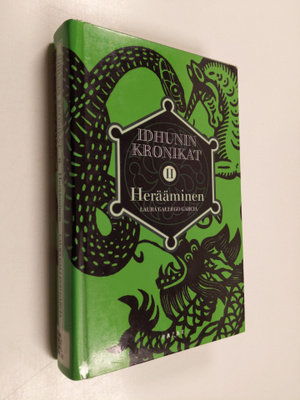 Laura Gallego Garcia : Herääminen