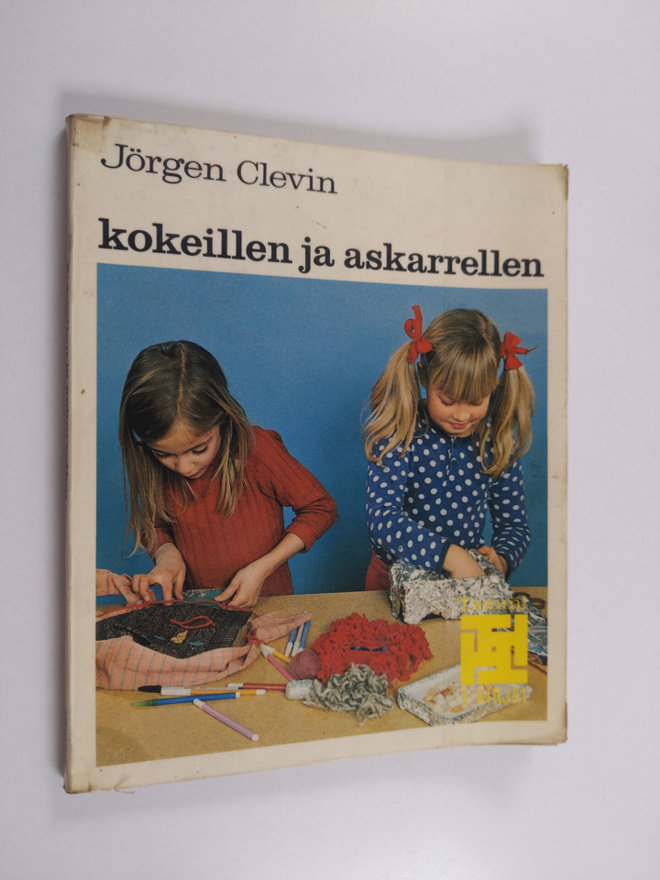 Jörgen Clevin : Kokeillen ja askarellen