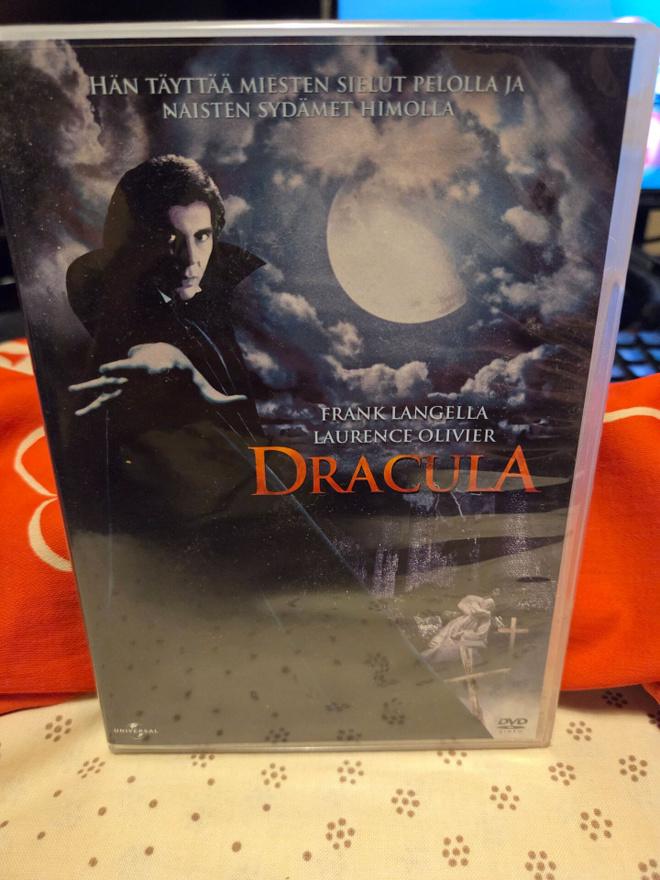 Dracula (1979)