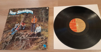 NEW STRANGERS Back to the mountains 4E 062-35000 1974 Ruotsi