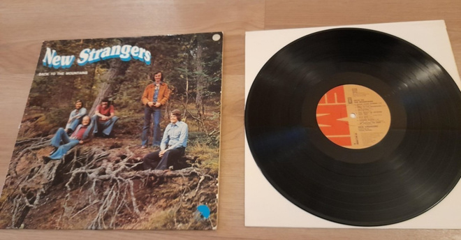 NEW STRANGERS Back to the mountains 4E 062-35000 1974 Ruotsi