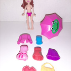 Polly pocket nukke tavaroineen: sateenvarjo, vaatteet - pikkukuva 1
