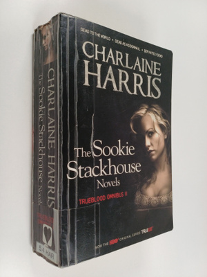 Charlaine Harris : True Blood Omnibus II - Dead to the Wo...
