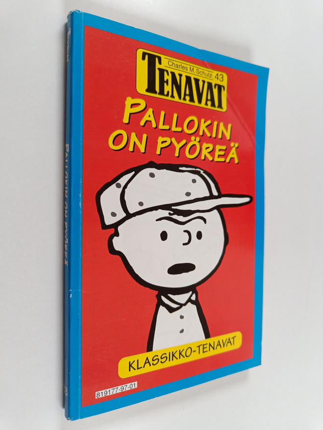 Charles M. Schulz ym. : Pallokin on pyöreä