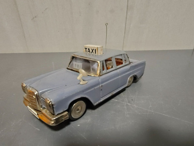 Peltiauto Mercedes-Benz TAXI