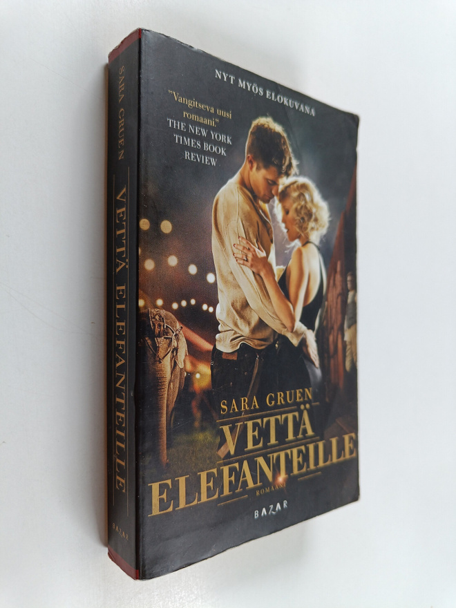 Sara Gruen : Vettä elefanteille