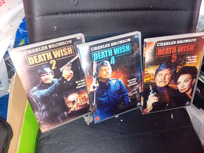 3 kpl DVD DEATH WISH  - VÄKIVALLAN VIHOLLINEN 2, 4 & 5