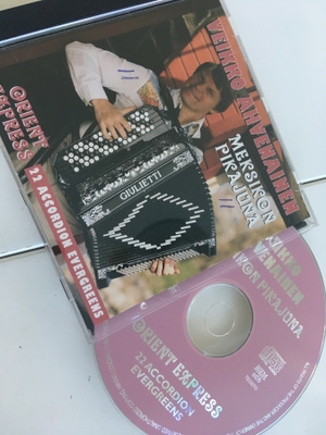 Veikko Ahvenainen - meksikon pikajuna accordion evergreen CD