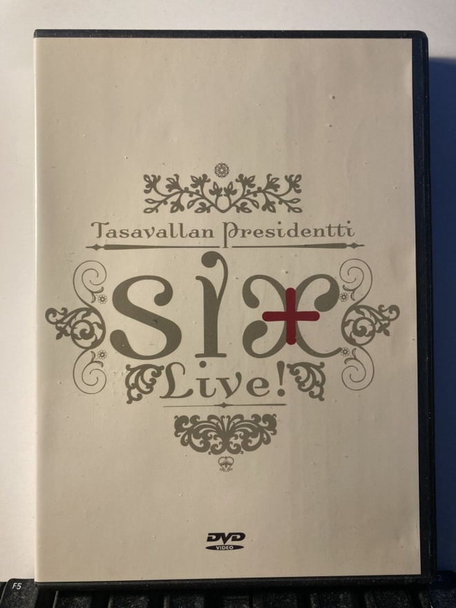TASAVALLAN PRESIDENTTI: Six + Live, DVD