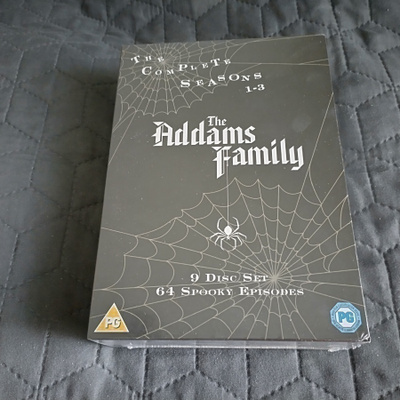 The Addams Family (Koko sarja) DVD **muoveissa**