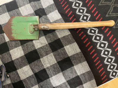 Taitettava pioneeri kenttälapio