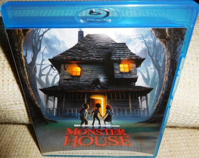 Monsteritalo Blu-ray