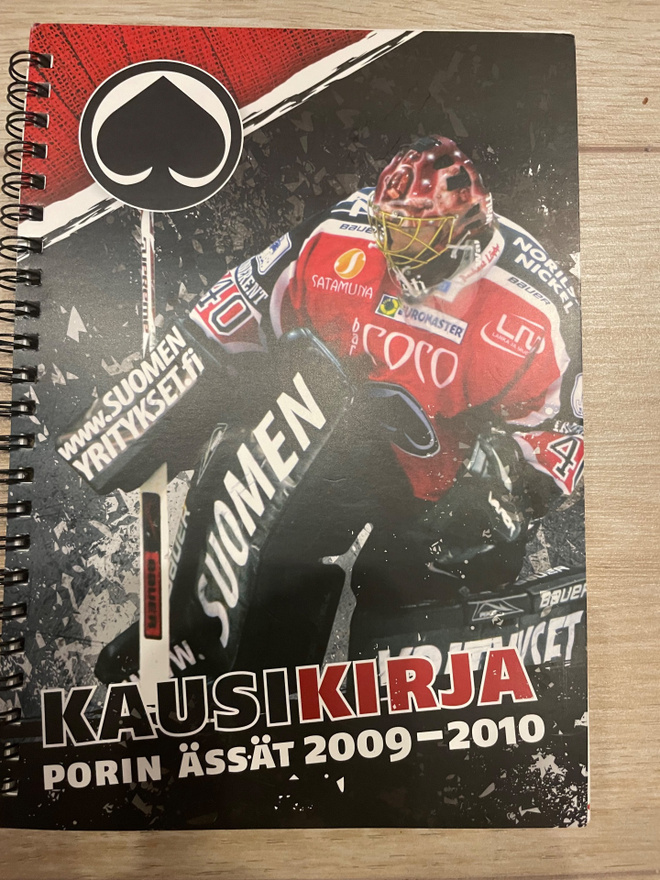 Ässät kausikirja 2009-2010