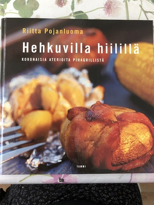 Riitta Pojanluoma: Hehkuvilla hiilillä