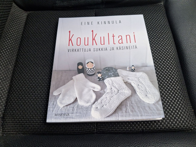 Koukultani Virkattuja sukkia ja käsineitä 152 sivuinen kirja