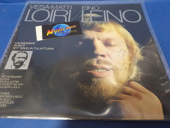 VESA-MATTI LOIRI NIMIKIRJOITUS (W)