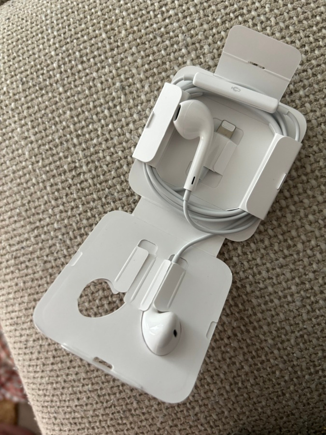 Käyttämättömät ipod-kuulokkeet ALE!!