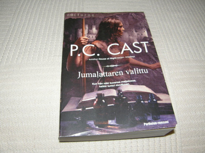 P. C. Cast Jumalattaren valittu -nid